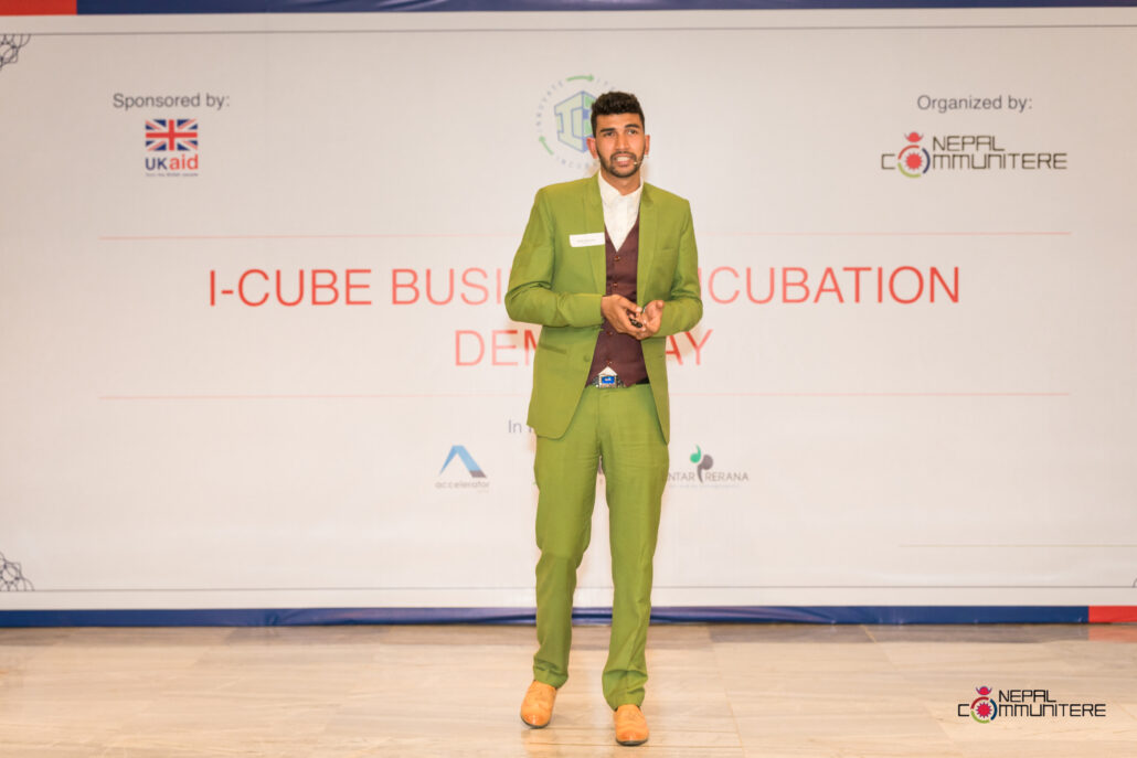 I CUBE Y1